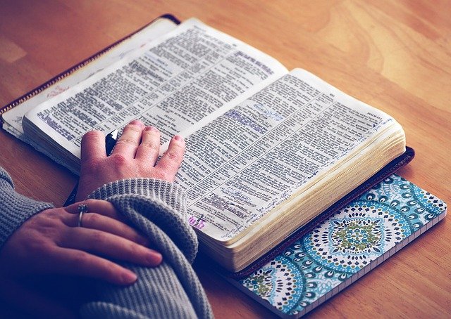 how to pray and read the bible